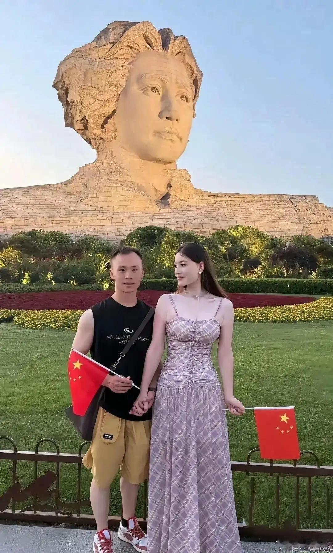 我是共产主义接班人（笑不停）昨天碰到个开保时捷的，说自己是千亿公司的接班人。