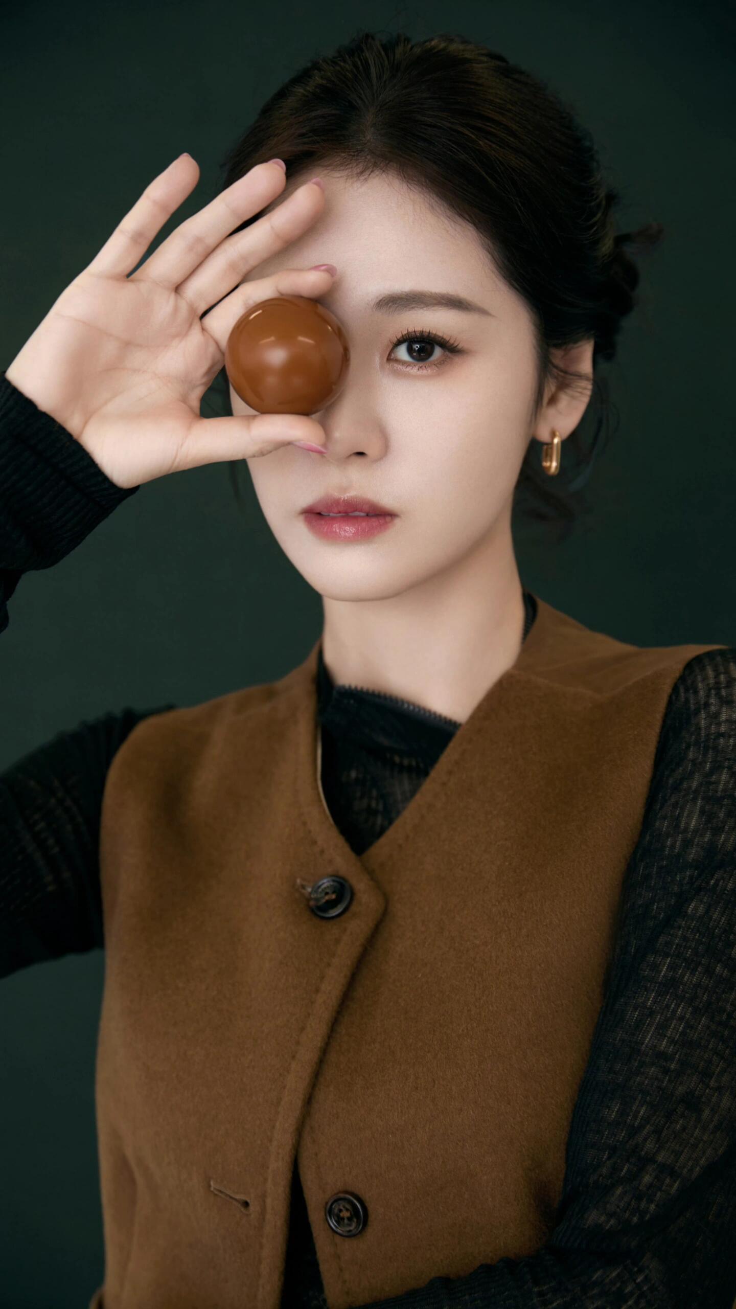 张碧晨被做局了别人都在演戏，只有她在认真参与。张碧晨问“这要怎么感受”的时候，