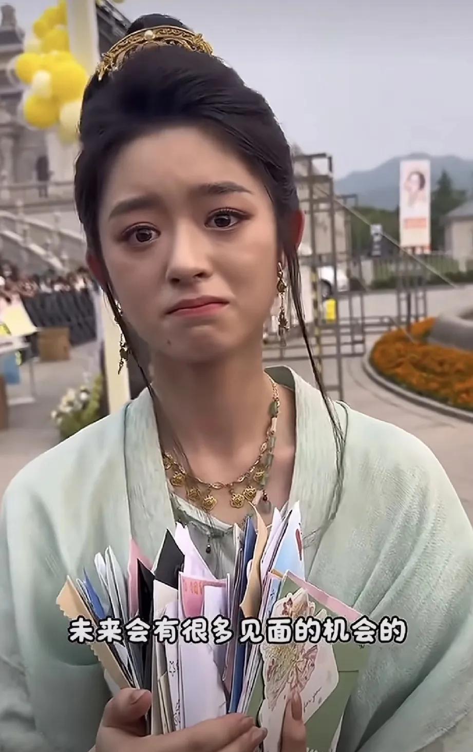 黄杨钿甜的爸爸，后槽牙都要咬碎了！他绝对想不到，女儿的一次晒照引发这么大的波
