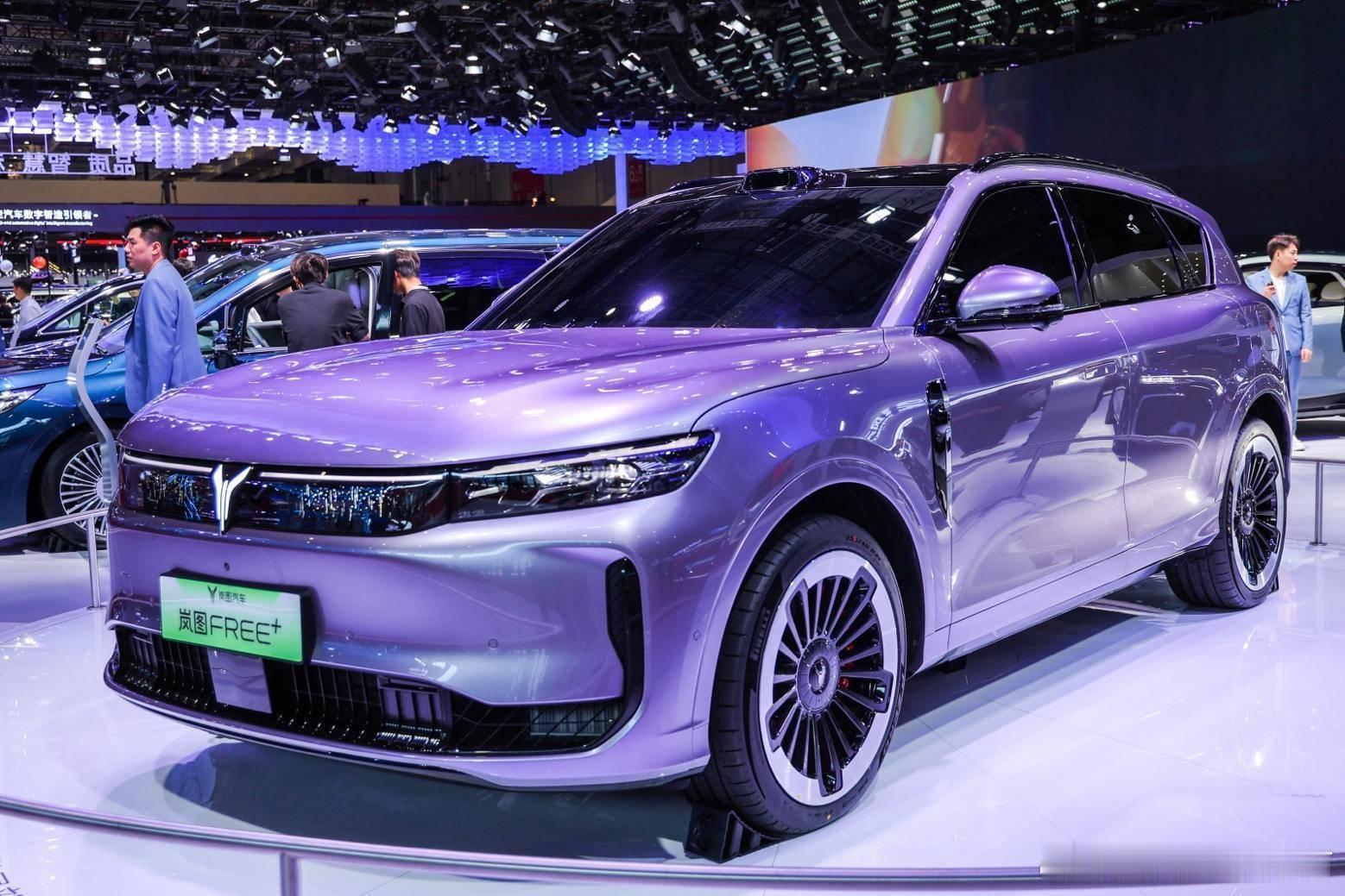 譬如岚图FREE+OTA2.0升级周报，车主冲进评论区集体破防，纷纷吐槽不