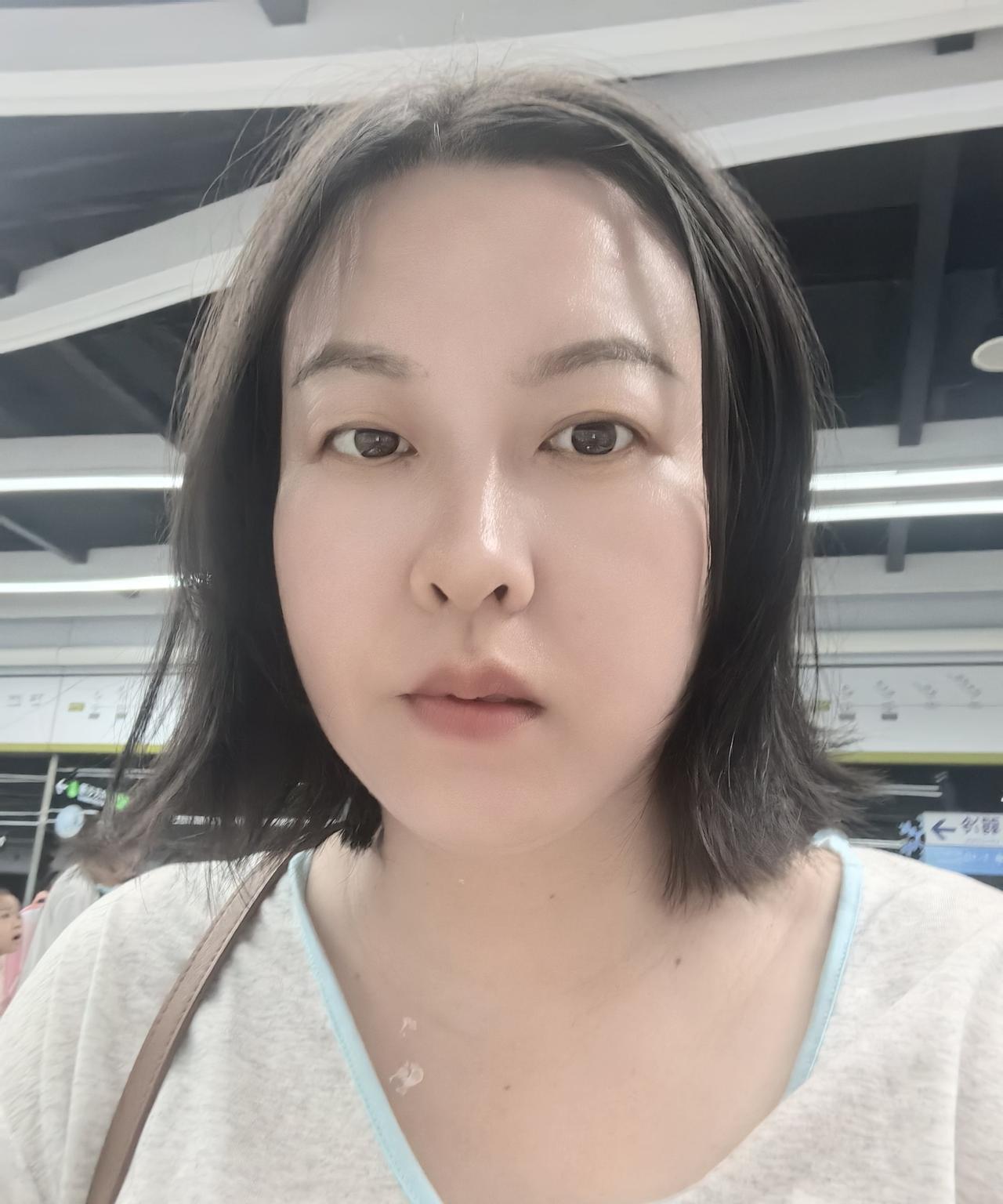 本来他答应给我买苹果17最新款手机，一直说的是17一出来就给我买这两天苹果17