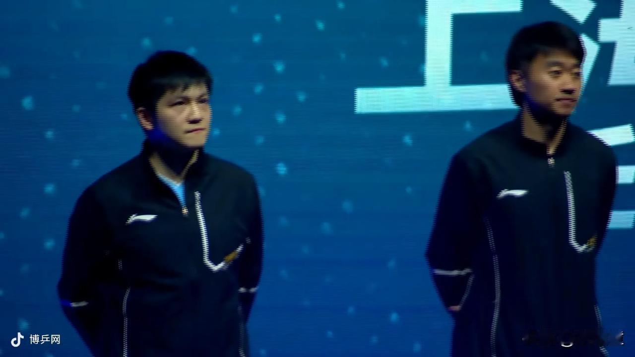 这次乒超安排真的是一绝，但还是差一些！由于是五个球桌一起打，所以各个媒体选择自