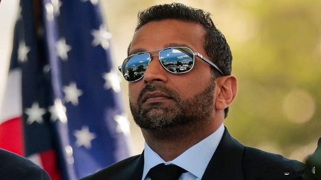美国联邦调查局（FBI）局长卡什·帕特尔（KashPatel）动用政府所有的“