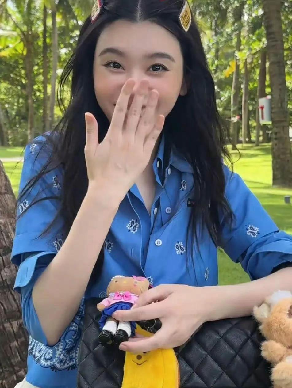 救命！奚梦瑶这哪像30+啊？根本是拿的豪门千金剧本吧！每天不是在逛街美甲就是在下