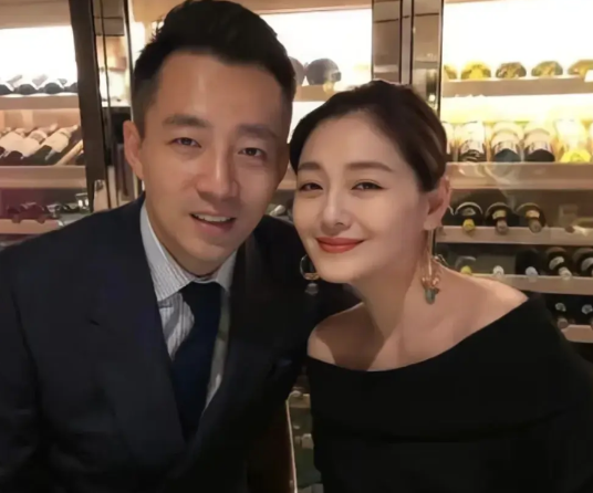 我觉得挺理解黄春梅为什么？一直要揪着前女婿不放的。因为自己的女儿生前这几年所