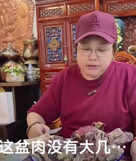 韩红捐救护车的内蒙古，查了一下牧民的收入，2025年一年的年收入10万到30万，