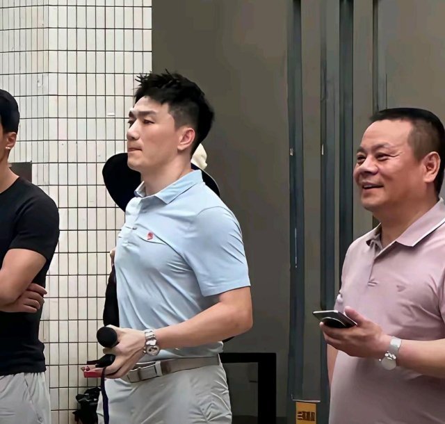 偶遇张馨予的老公，也没有那么帅。