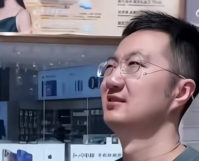 这个男子认为印度人的国际地位比中国人高，中国人在外国大多从事码农和普通职工等基础