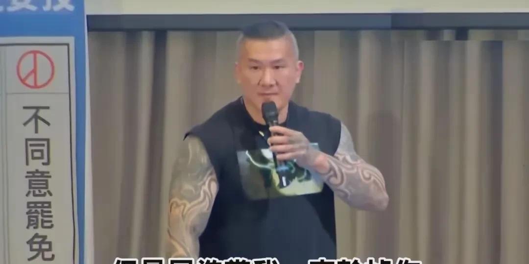 放眼台湾，好像只有一个草莽网红陈之汉馆长，敢站出来，大声说：“我是中国人，我的祖