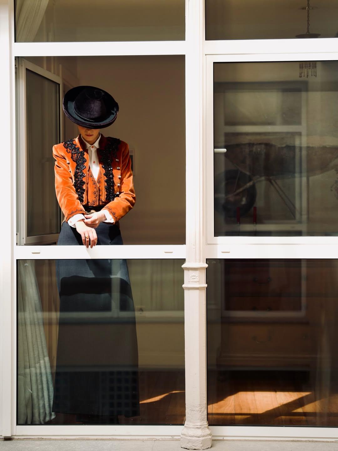 前两天，西班牙伊莲娜公主的女儿维多利亚（即现任国王菲利普六世的大外甥女）参加塞维