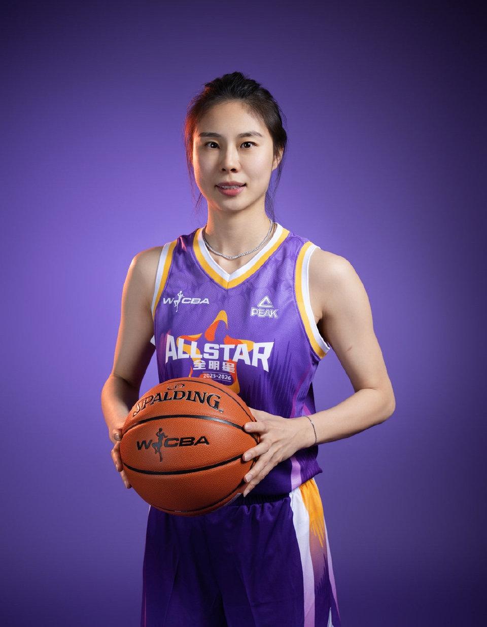 WCBA总决赛G2，四川女篮70-72不敌山西女篮，本场王思雨和张茹的表现，完全