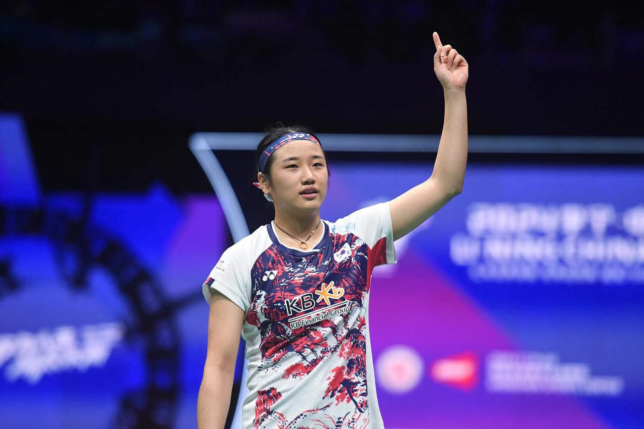 刚刚结束了一场2026年亚洲羽毛球锦标赛女单半决赛较量，女单大满贯得主、本赛季已