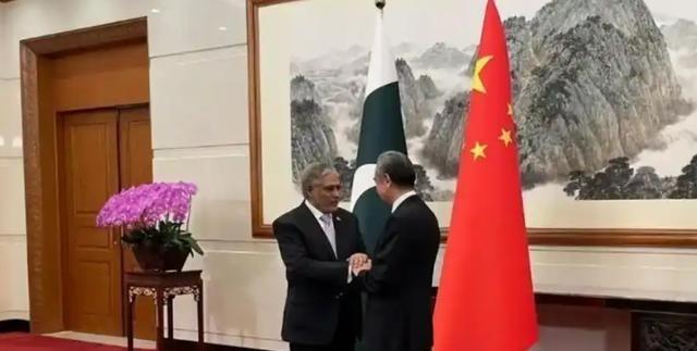 中印谈判，中国一招曾直接封死漏洞！8月25日，我国和印度的会晤还不到24个小时，