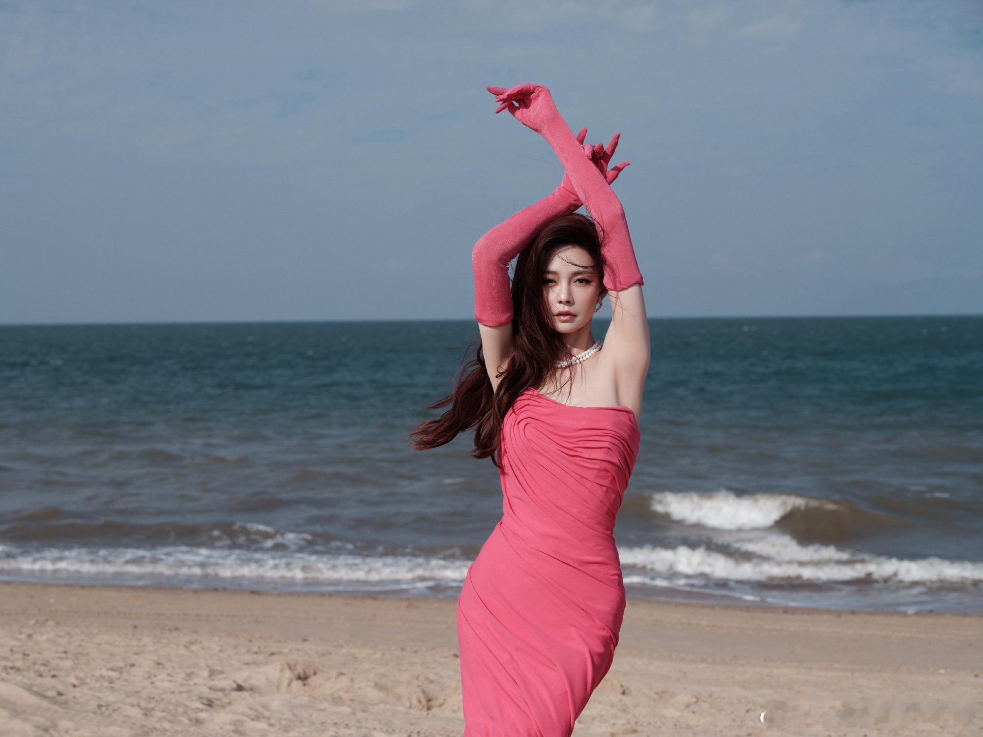 沈梦辰又换风格了沈梦辰又换风格了！大美女就应该这样多多尝试不同的风格，完全都不在