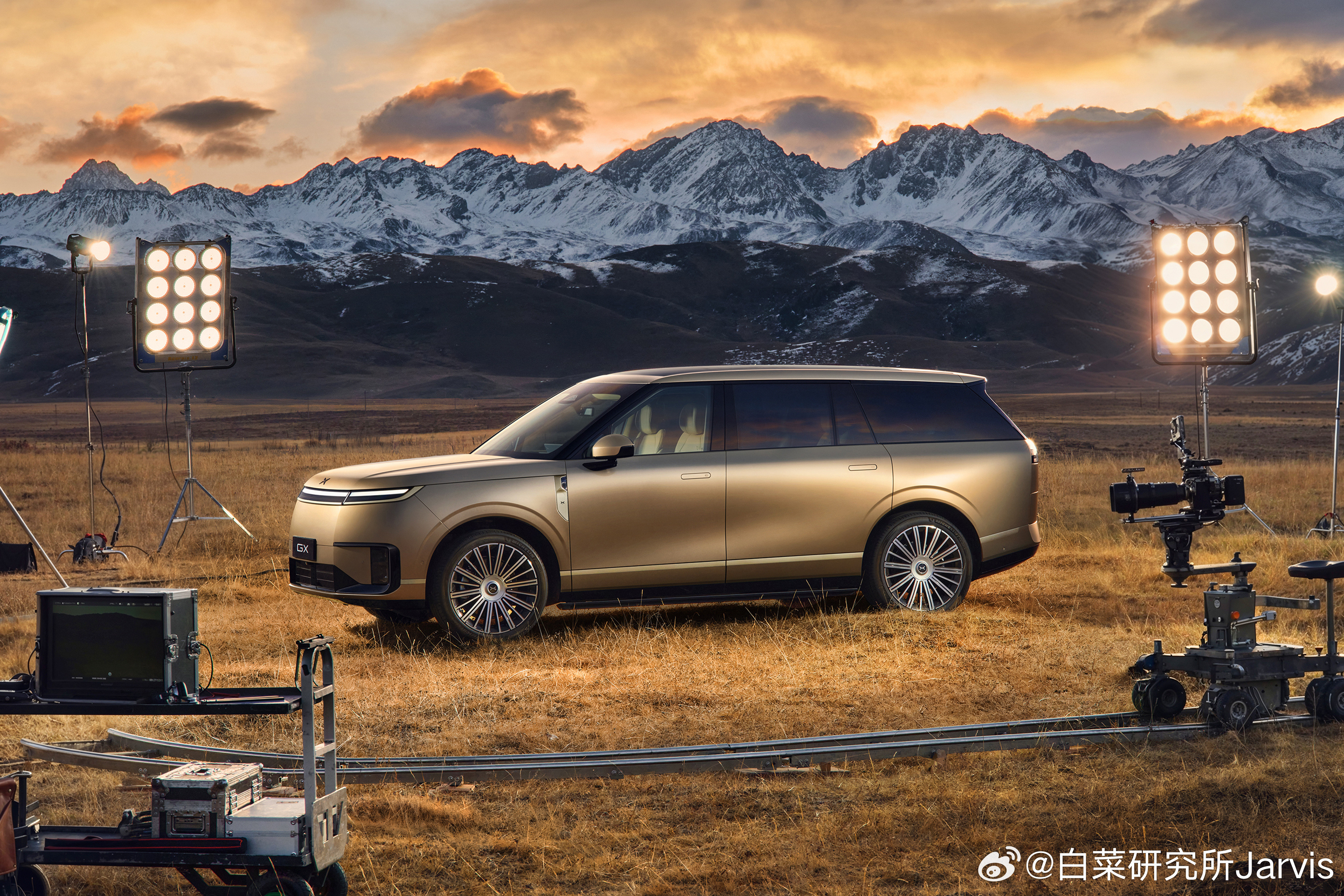 新科技旗舰小鹏GX来了3000TOPS、L4级别、与飞行汽车&机器人同架构和芯片