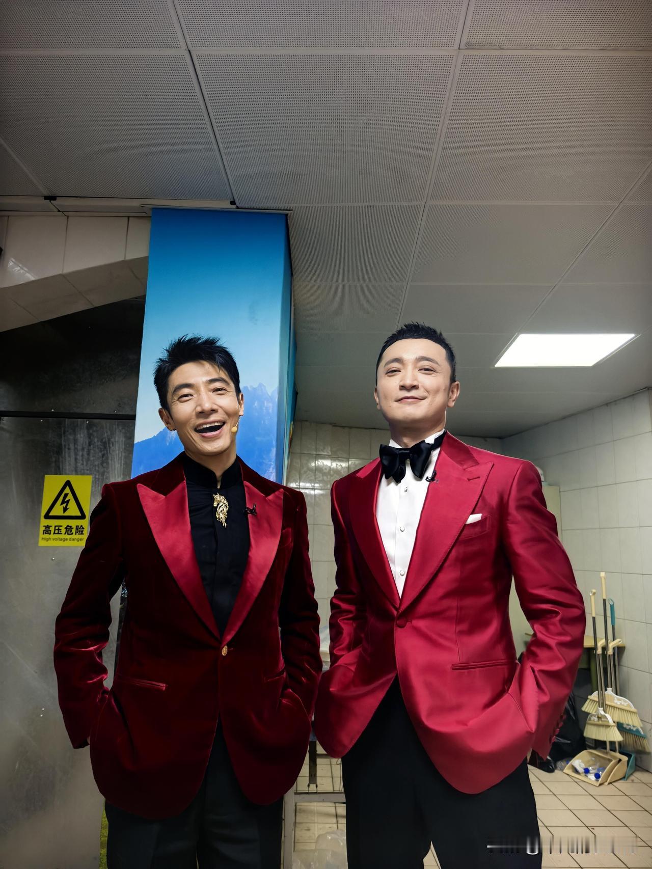 2月17日，央视主持人尼格买提更新动态，并配文“138亿年前我们就见过了”。