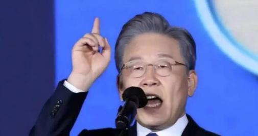 就在刚刚， 韩国总统府青瓦台发表严正声明， 8月12日，针对朝鲜当天向东