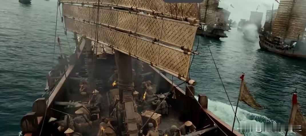 导演估计也对澎湖海战电影有点懵，明明本意是解放，怎么让某些大V给往明清之争上引了