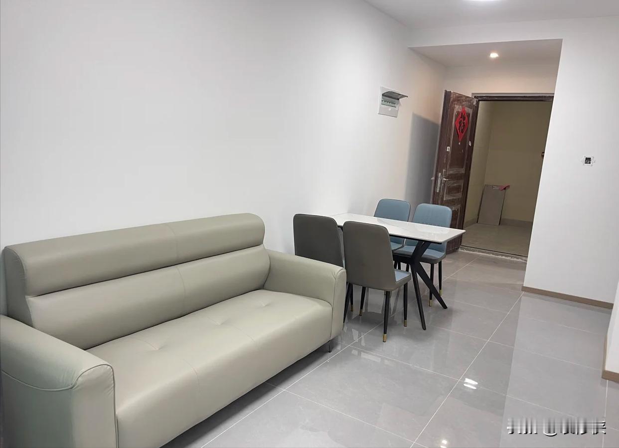 你绝对想不到，从2026年开始，那些被很多人嫌弃的“20年老房子”，可能要迎来一