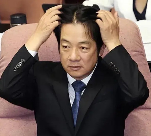 台海网:国民党7月16日召开记者会表示:在罢免投票前赖清德可能紧急宣布“戒严”。