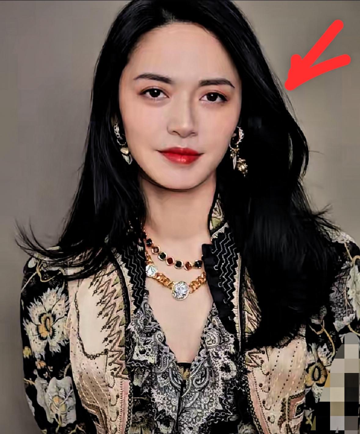 姚晨这次离婚官宣彻底失算了，本来想靠离婚发文，再上一下热搜，提高自己的人气，没想