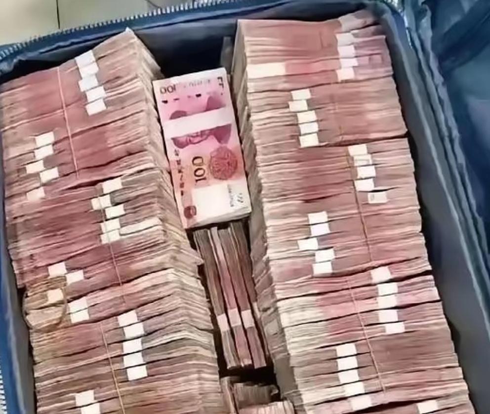 中国这招太妙了！美国曾欠中国钱不肯还，中国转手把这张欠条卖给另一个欠美国钱的国家