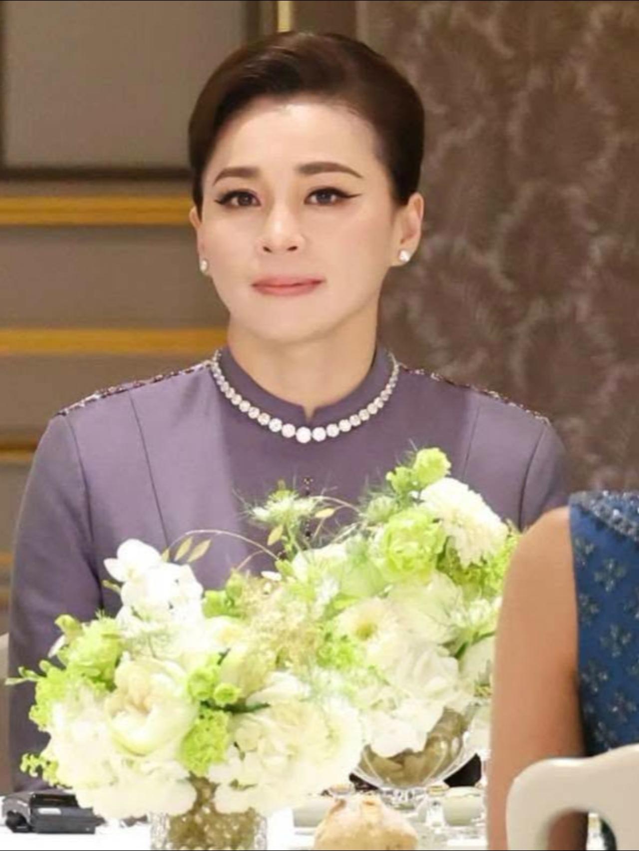 苏提达国宴造型绝美，紫色泰式礼服仙气飘飘2026年6月29日晚上8点11分（当