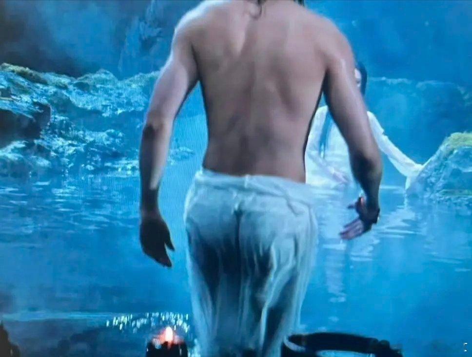 曾舜晞这身材。。真的有人能夸的出口吗？