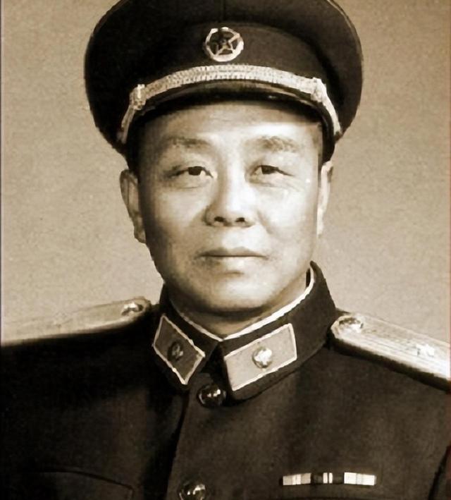 1937年，一老乡给西路军电台台长耿锡祥做了一碗面条。耿锡祥狼吞虎咽时无意中一抬