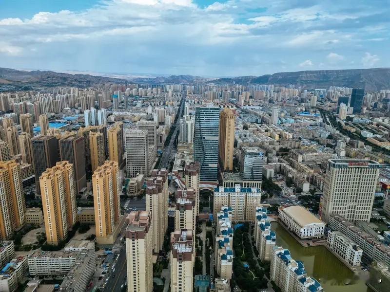 兰州楼市：今年1月3日到8月6日，城关区房价从9200降至8800，下跌40