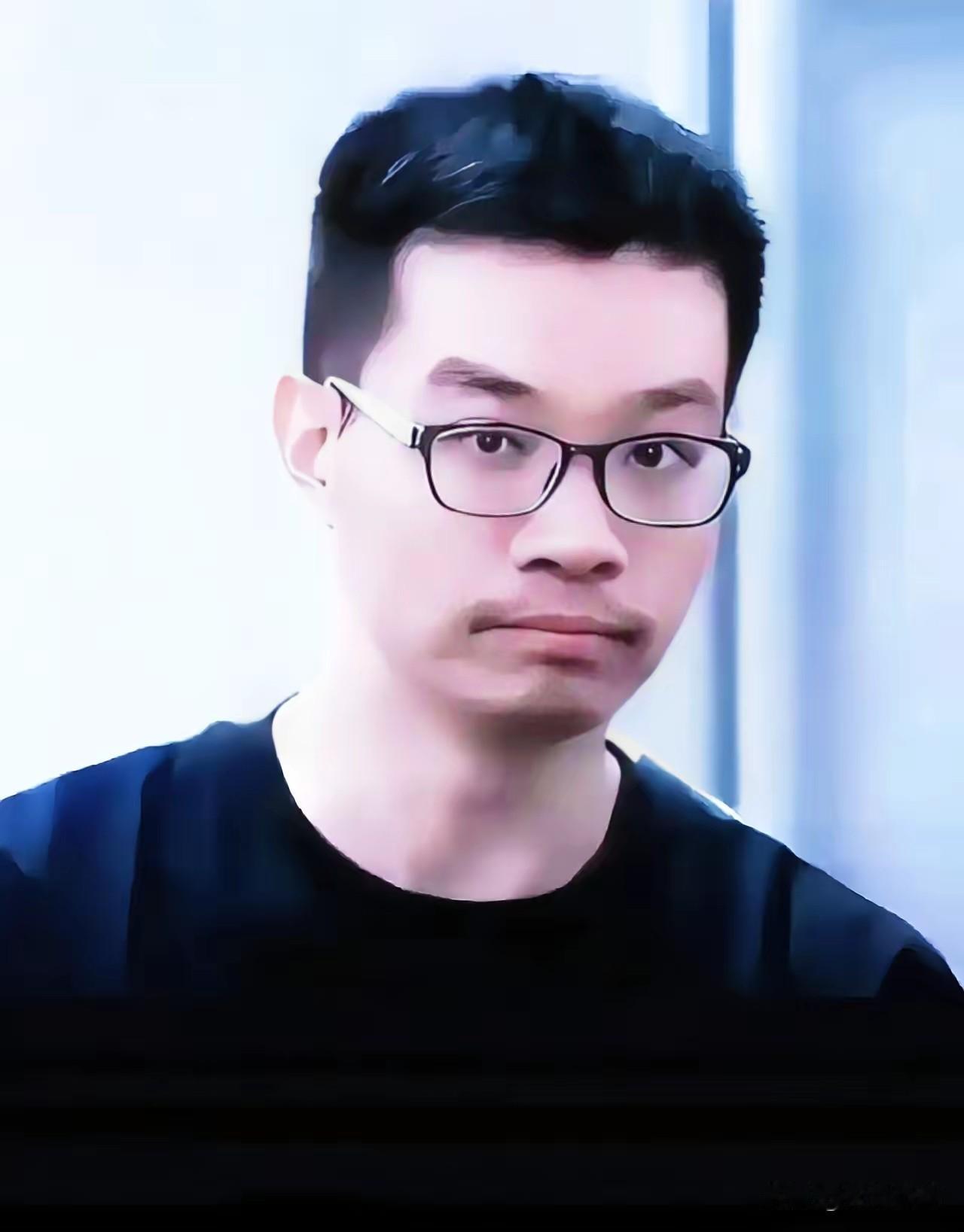 几个月前还在意大利晒太阳、陪家人吃面的徐泽伟，怎么也没想到，自己会在一架降落在休