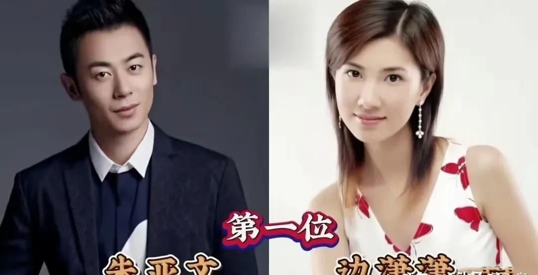 片场灯光炙热，他吻得忘我，导演喊卡后三秒，他转身掏出手机，屏幕亮起是女儿的涂鸦。