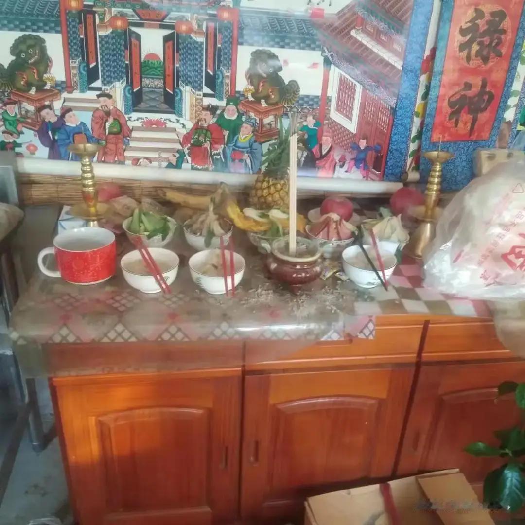 遥远的年景不知不觉又到年末了。不知道一年来干了什么，只觉得每年都在重复一