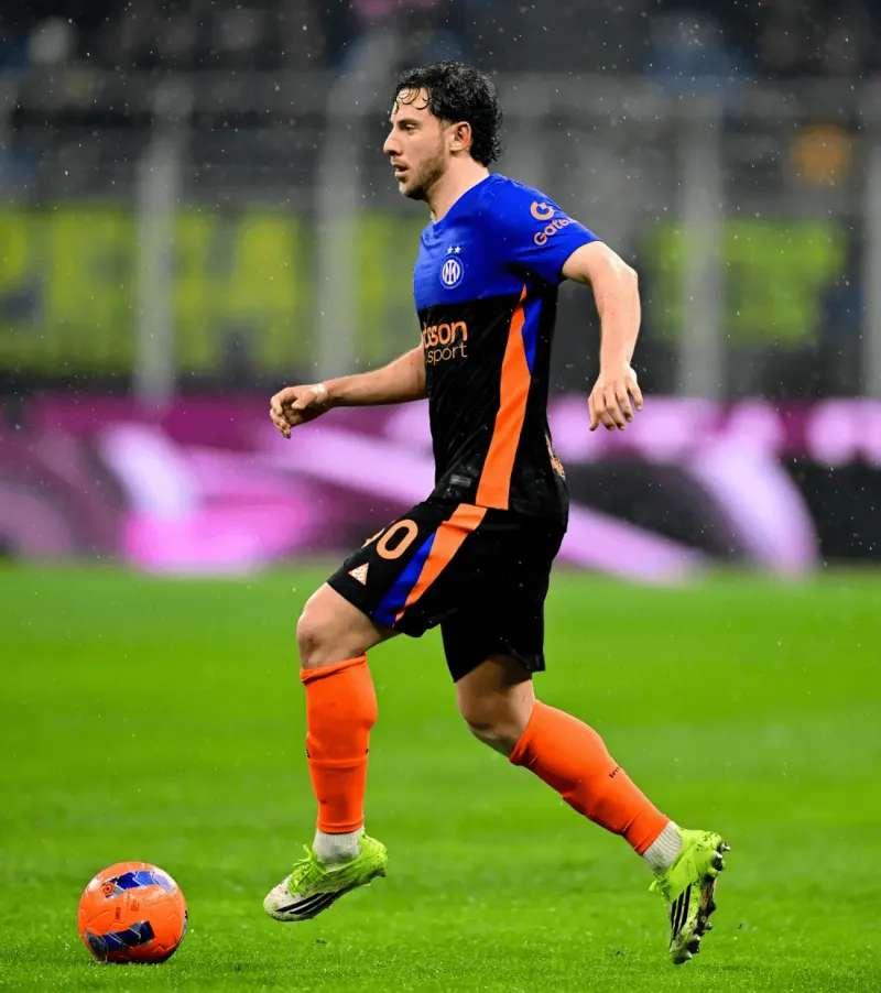 瓜罗：国际米兰给了奥古斯托一份320万的续约报价，目前奥古斯托没有同意。相比来说