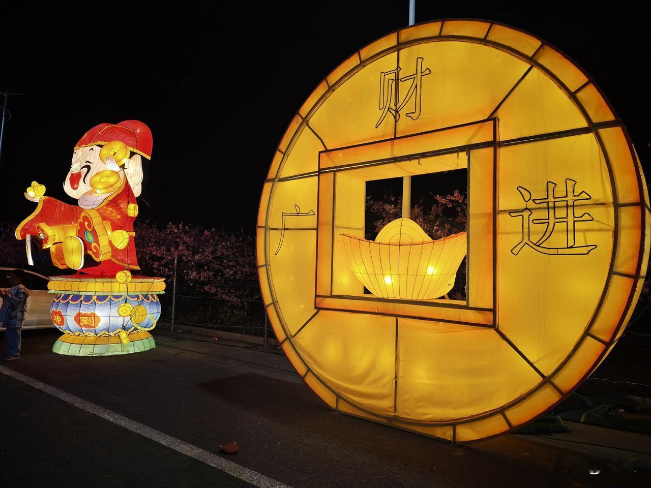 你家的洗衣机用来洗过鞋子吗?说实话，提到用洗衣机洗鞋子，估计很多人第一反应就是嫌