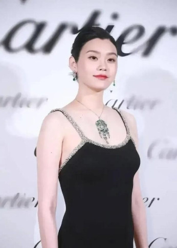 30岁的奚梦瑶嫁给了24岁的何猷君，她问何猷君：你以后会不会花心？你以后会不会娶
