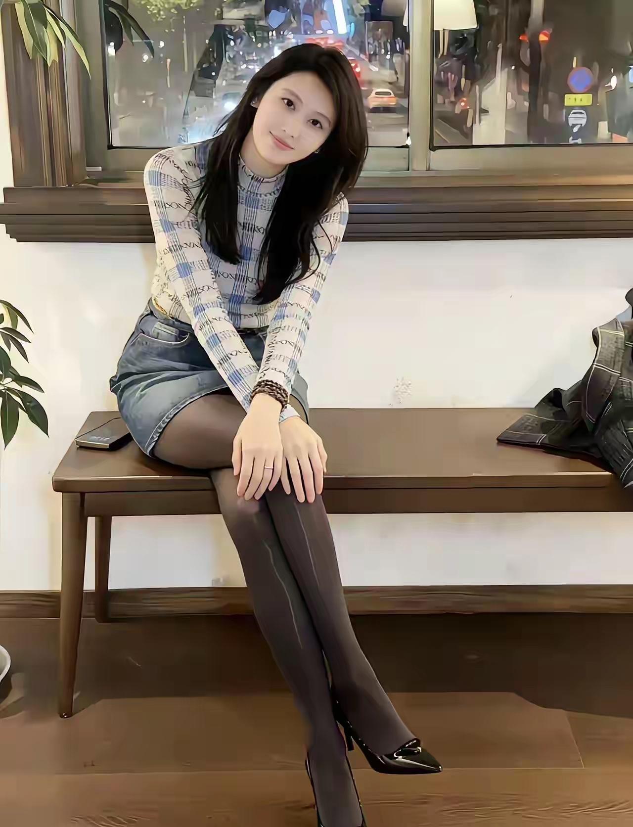 生活从未变得容易，只不过是我们变得更加坚强。不要在意别人背后怎么说你，因为这些言