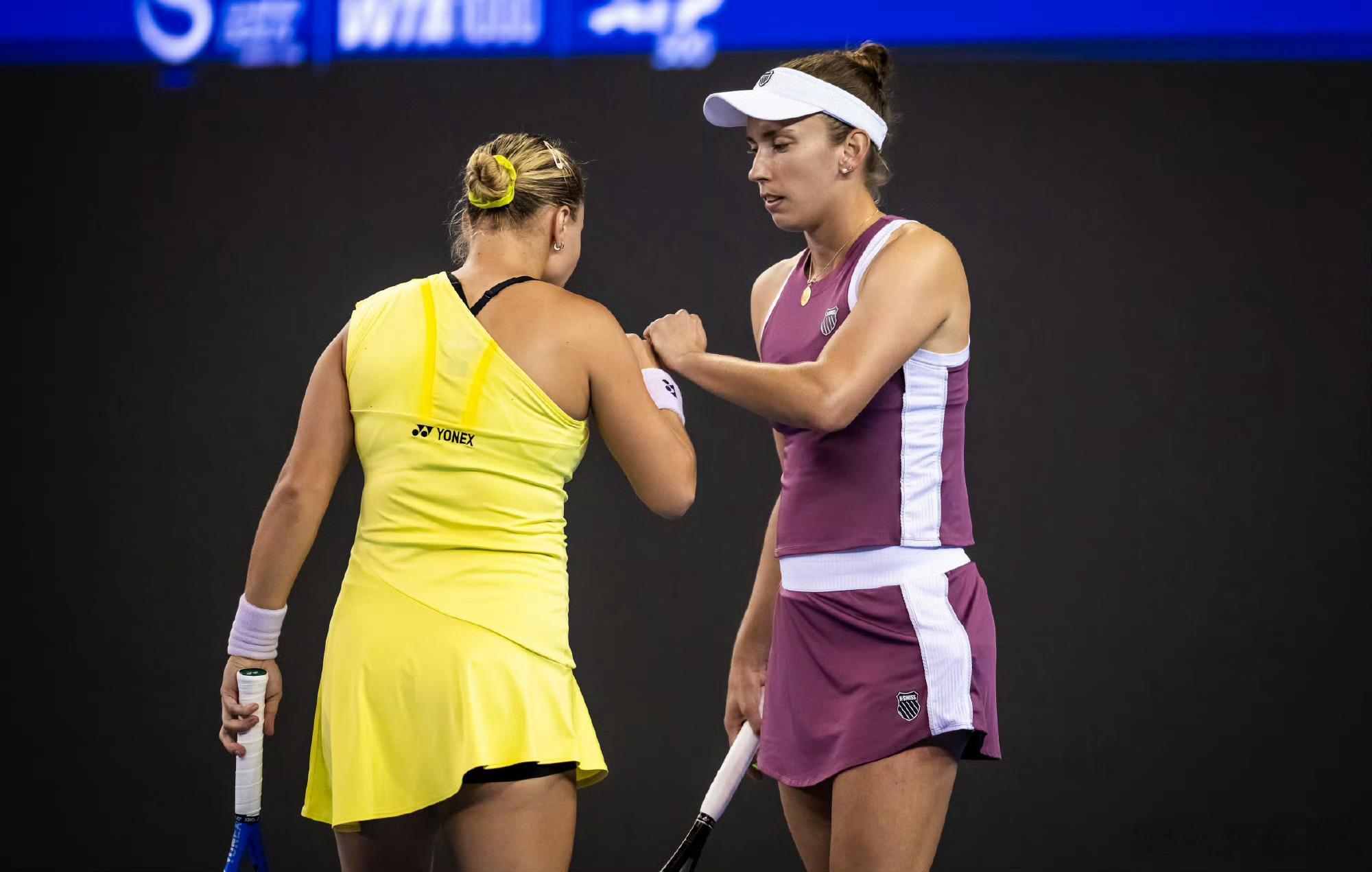 仅丢三局！梅尔滕斯/施耐德在2026中网女双1/4决赛中以6-26-1横扫佩雷