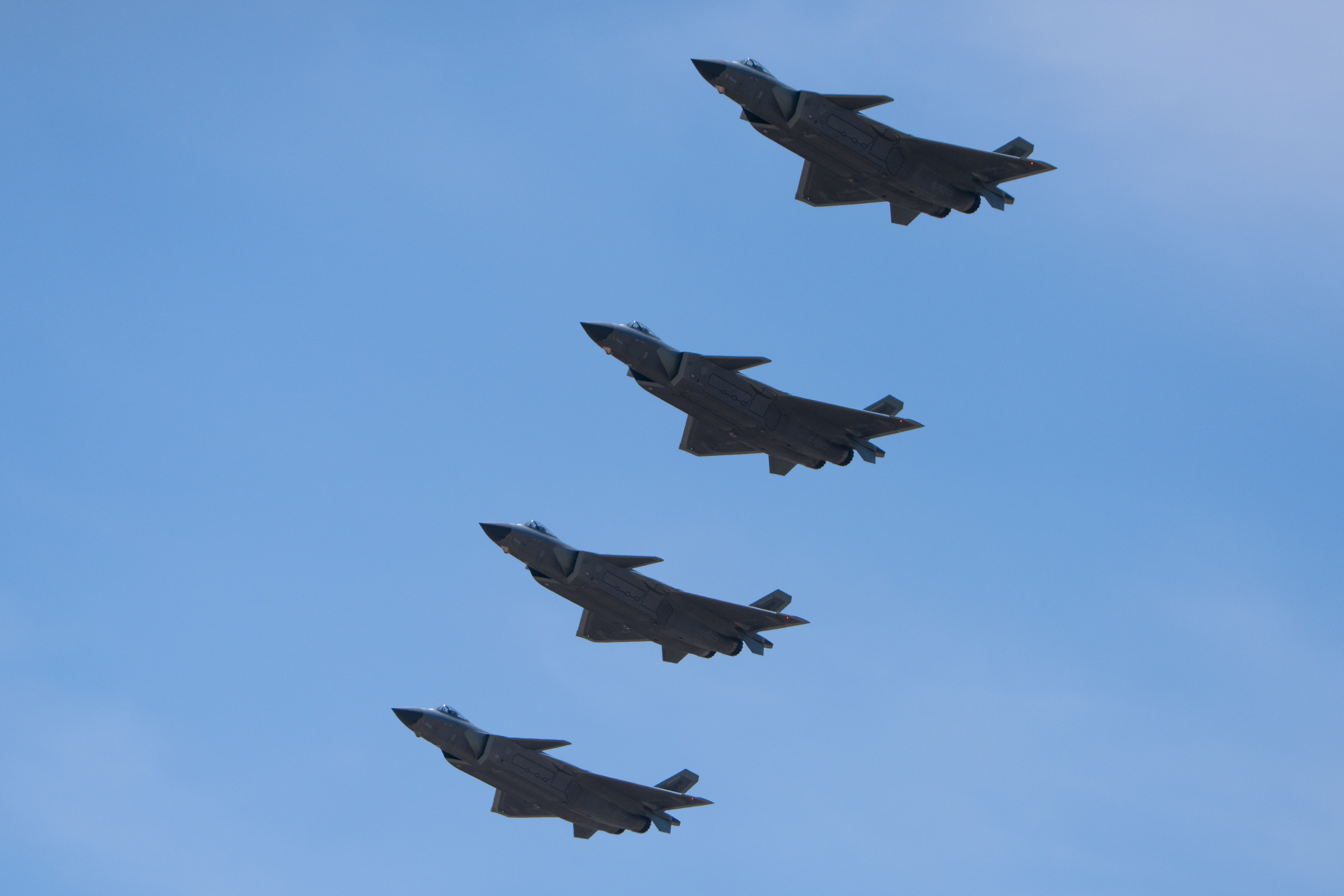 英雄回家了!这次用运-20B和歼-20，期待未来用运-40巨型运输机和歼-36