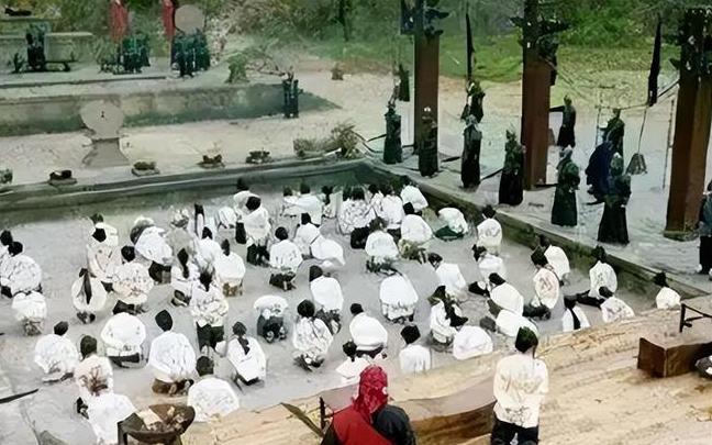 "夷三族"到底有多惨？"夷三族"，起源于哪里？答案是秦国。《史记·秦本纪》记