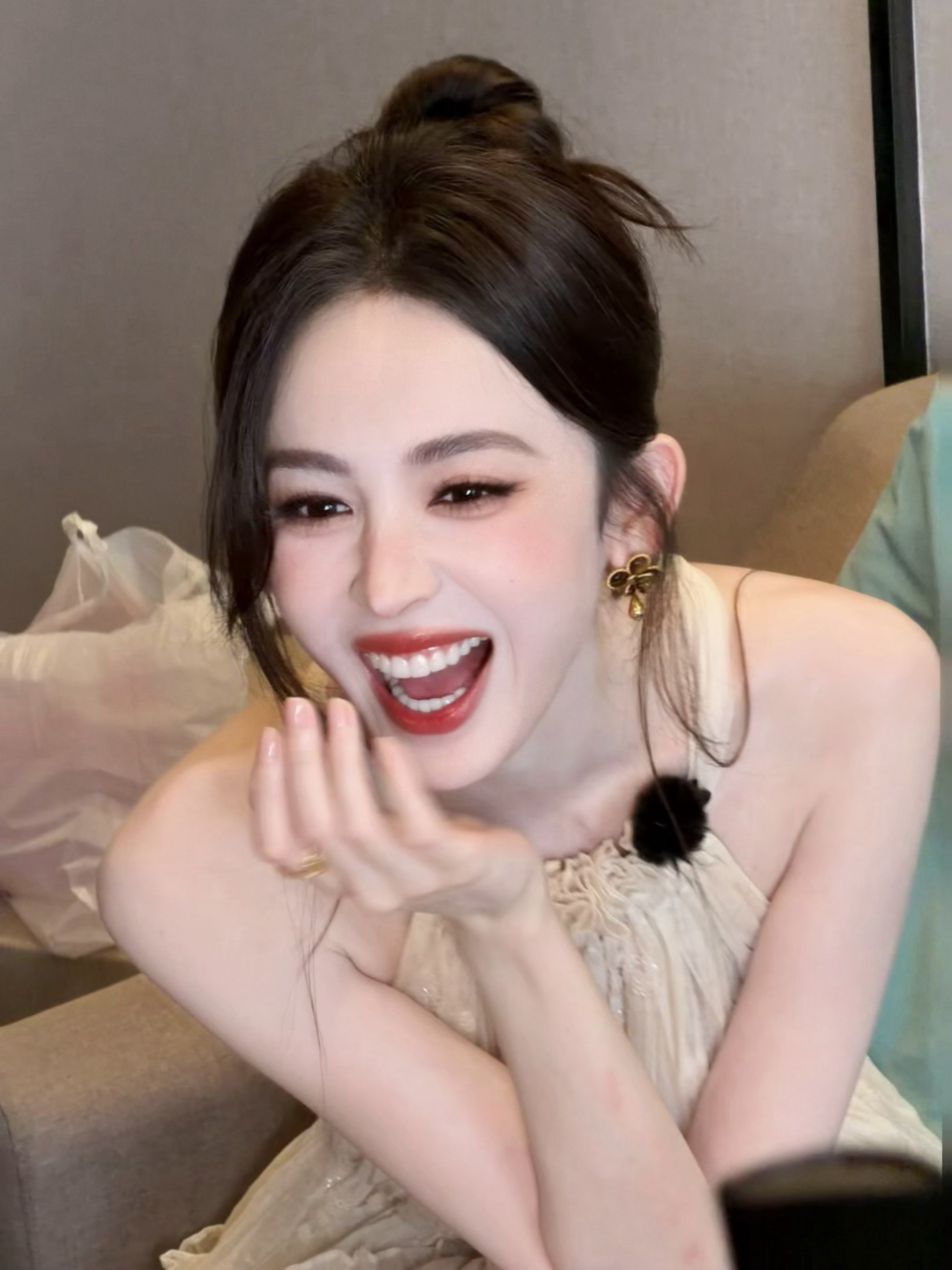 古力娜扎这个女人原相机live咋这么美