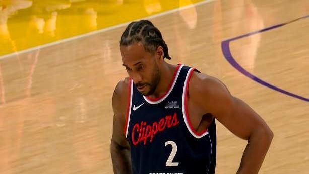 冲着伦纳德喊“你40年没冠军”，这可能是篮球史上最尴尬的垃圾话了。洛城德比，