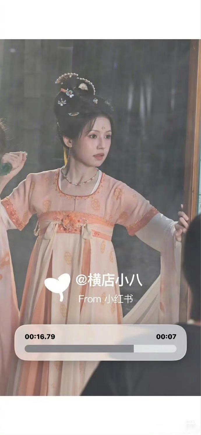张淼怡和鹤男这两位小花，接下来几乎要霸屏古偶和现偶了。两人手里都有多部女主剧待播