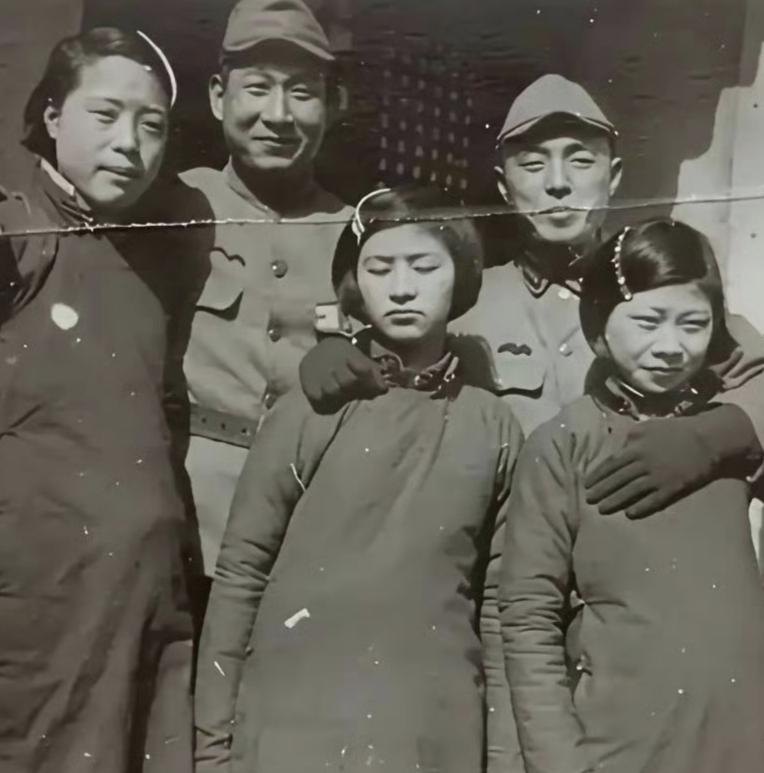 这张照片是1938年（亦有1939年日军攻占山东兖州后拍摄的记载）侵华日军的私