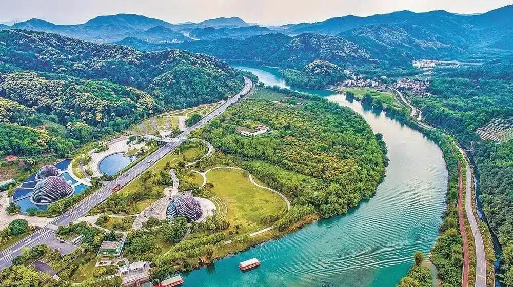 广州面积最大的区--从化区GDP不敌东莞一个中等镇，坐拥广州近三分之一的面积，发
