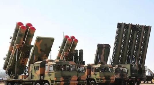 这一次高市早苗率先坐不住了！如今随着中日关系越发严峻，作为日本首相的高市早苗却是