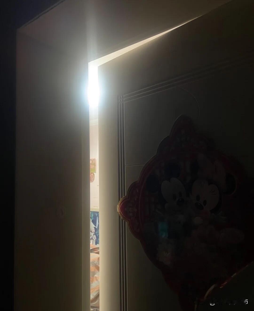 高三妈妈的崩溃昨晚1点把娃房间的灯关了，自己坐在客厅偷偷掉眼泪，感觉当妈这么多