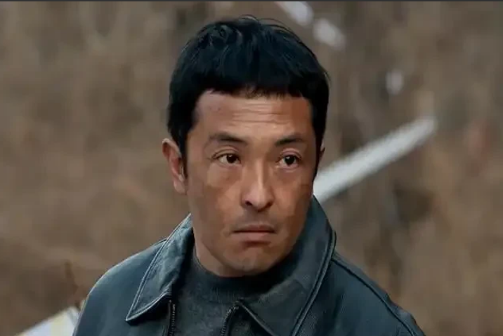 白宇帆真的撑不起《护宝寻踪》里的男一号。如果不是反派不能作为男一号，穆见晖的扮