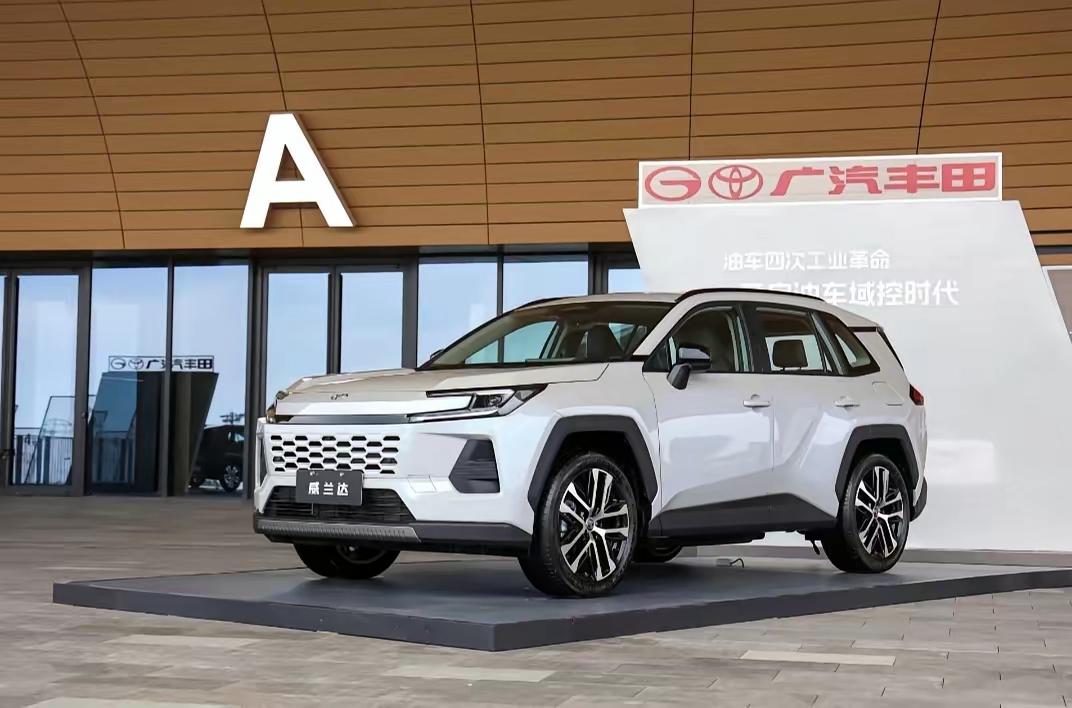 丰田目前销量最好的十款车：01：卡罗拉02：凯美瑞03：RAV4荣放04