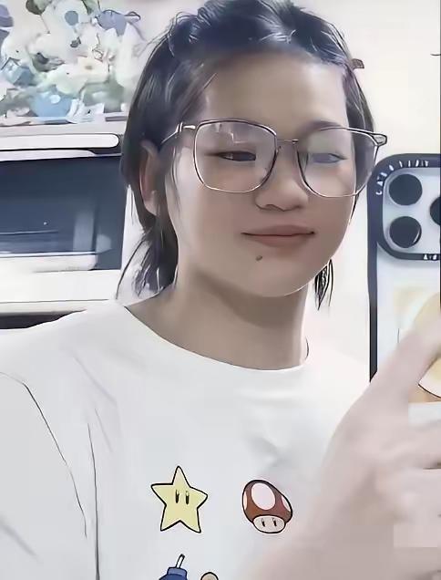 其实大家心里都跟明镜似的，就连全红婵自己恐怕也清楚，这次缺席全运会单人10米台，